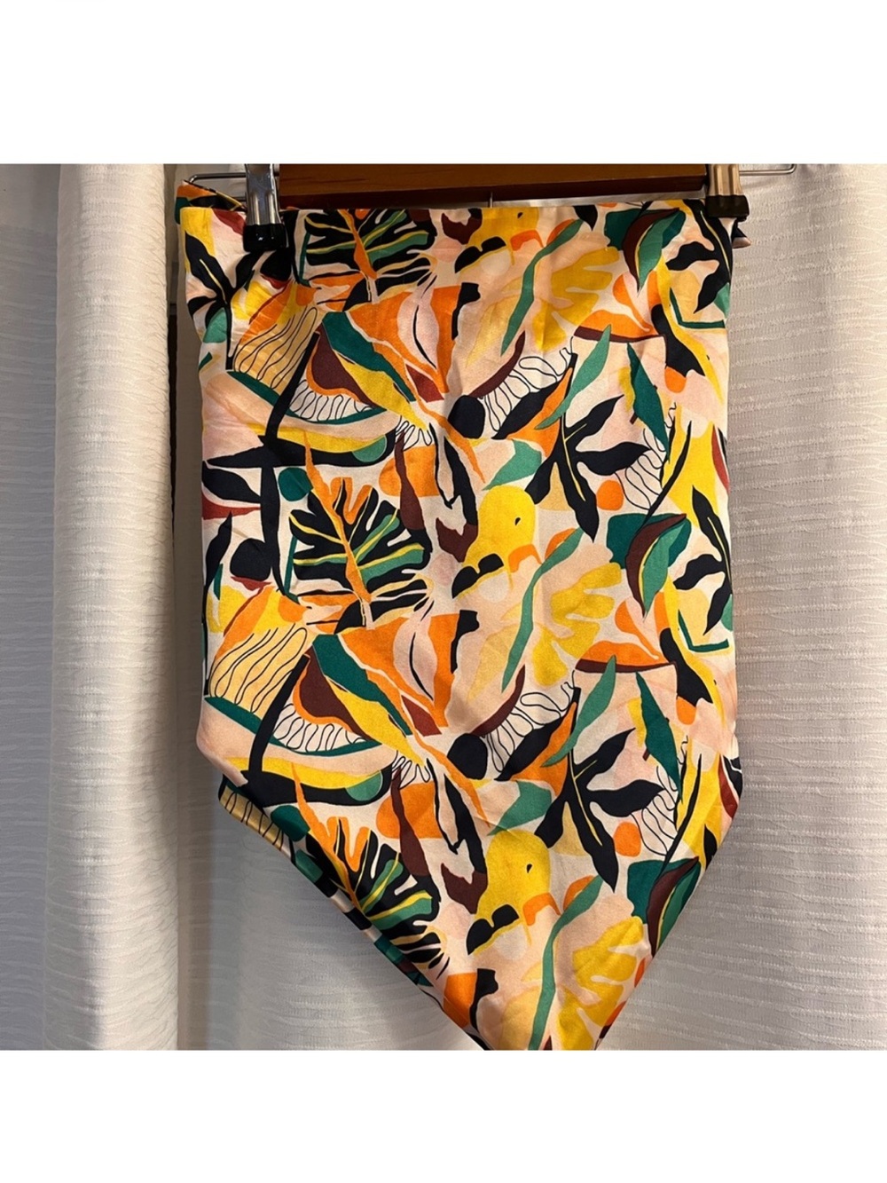 Glow by daye Floral Satin scarf